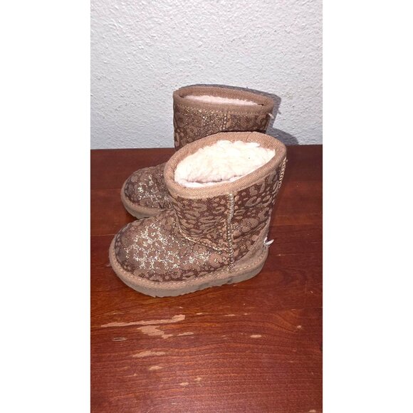UGG Kids Tan Glitter Leopard Print Boots Shearling Lining Size 6 - Picture 3 of 7